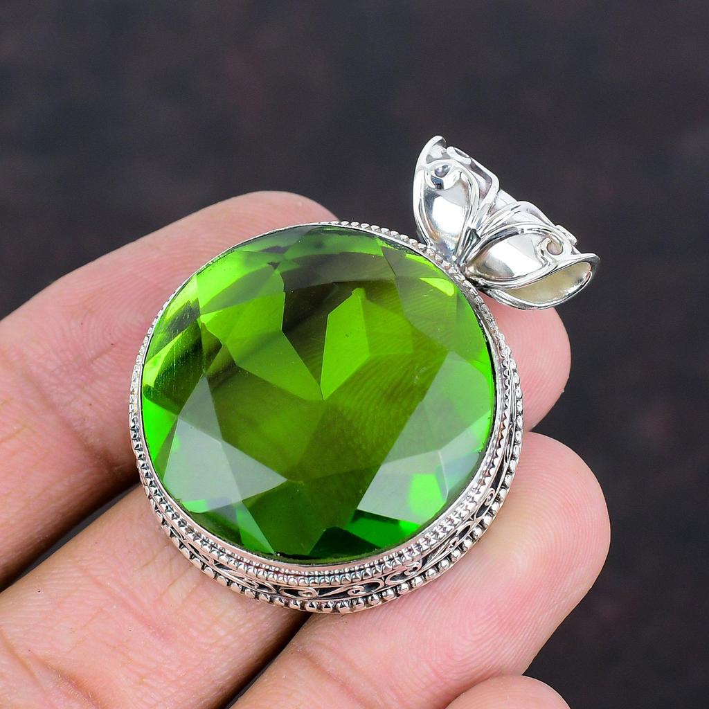 Fasetovaný přívěsek s peridotem přívěsek z pravého drahokamu vintage přívěsek přívěsek ze sterlingového stříbra 925 ručně vyráběné šperky dámský přívěsek zásnubní dárky