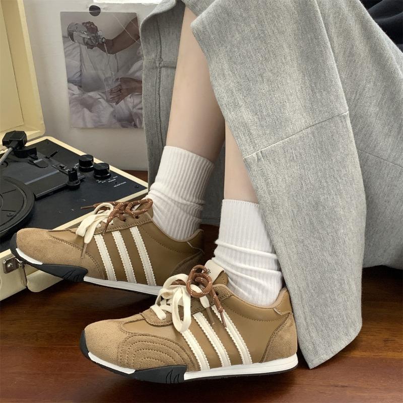 New spring and autumn women's versatile casual sneakers women's giant good-looking red little white shoes