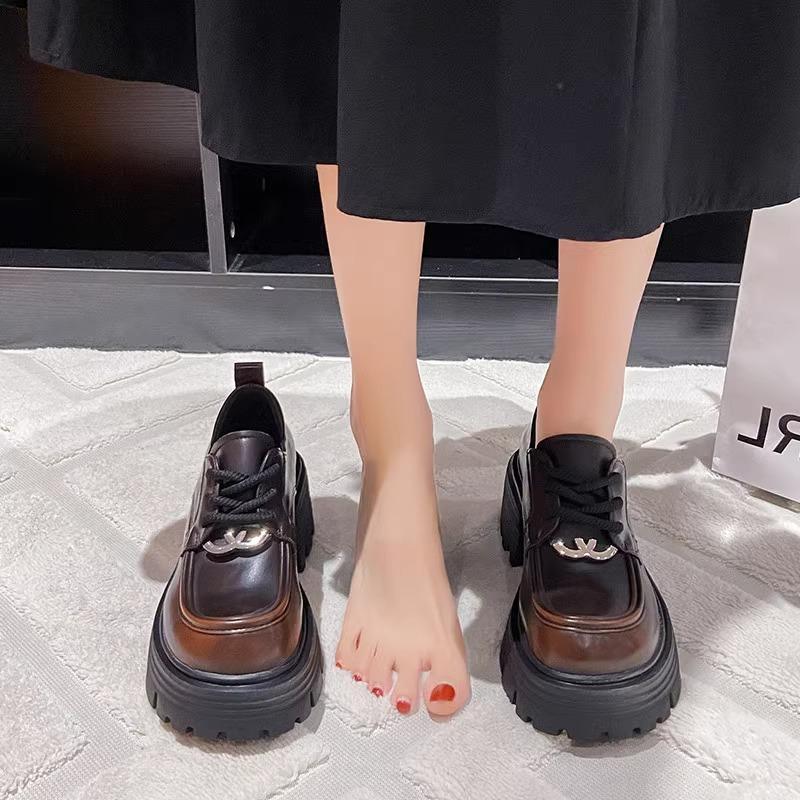 

Ретро-лоферы на платформе женские кожаные на липучке толстый каблук круглый носок универсальные модные британские маленькие кожаные туфли 40