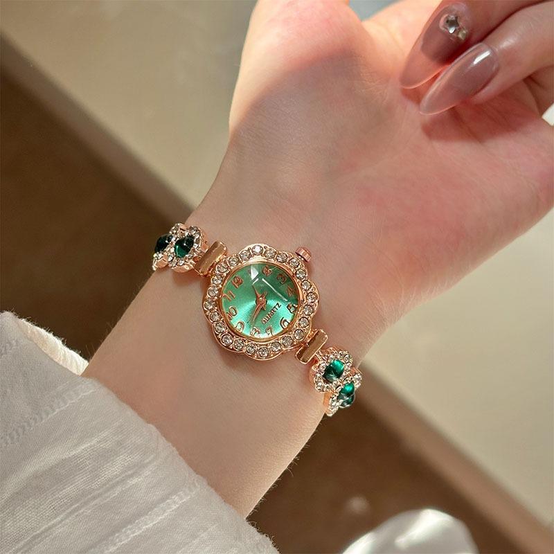 Diamond-encrusted Geometric Round Watch Pull-out Bracelet Fashion Versatile Temperament Bracelet Exquisite Light Luxury High-end Jewelry