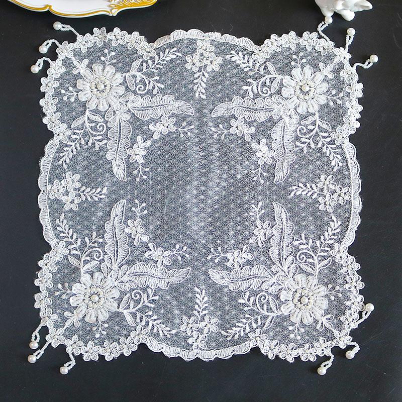 Popüler beyaz boncuklu çiçekler Nakışlı masa örtüsü düğün masa örtüsü mutfak Noel Masa dekorasyonu ve aksesuarları
