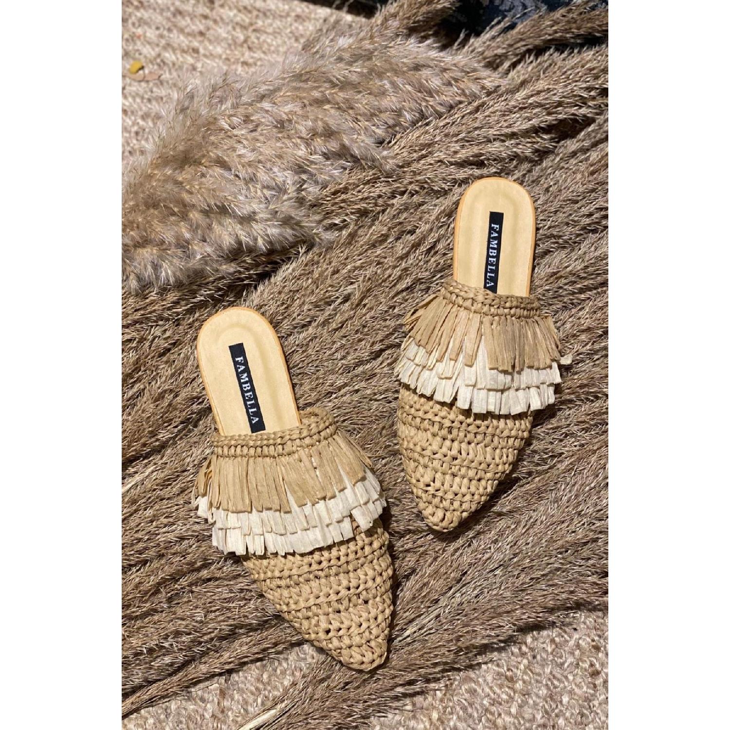 

Martinelli Pointed Nose Tassel Detail Detail Wicker Woman Slippers