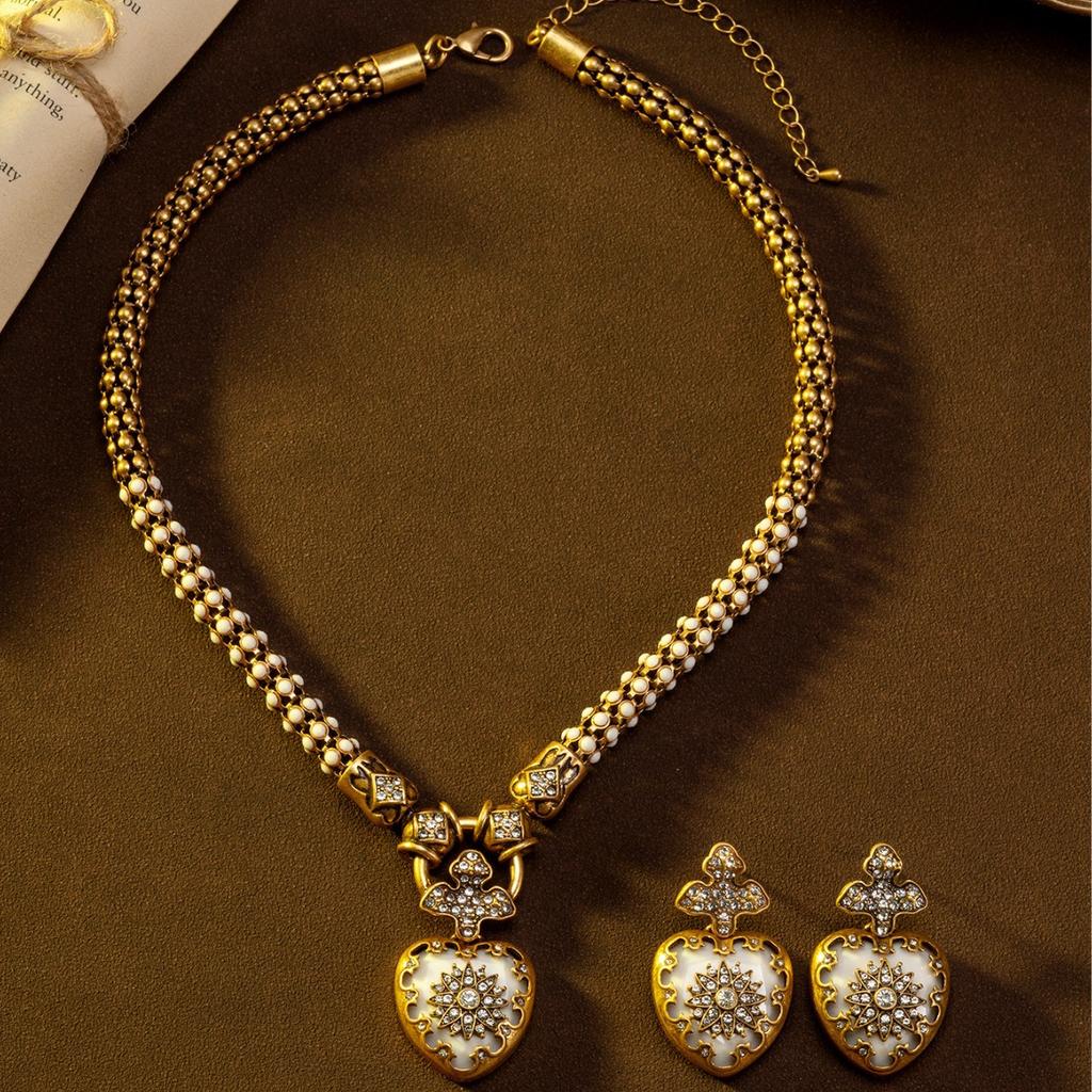 Court style medieval vintage enamel love necklace retro temperament sweater chain diamond-encrusted medieval love necklace