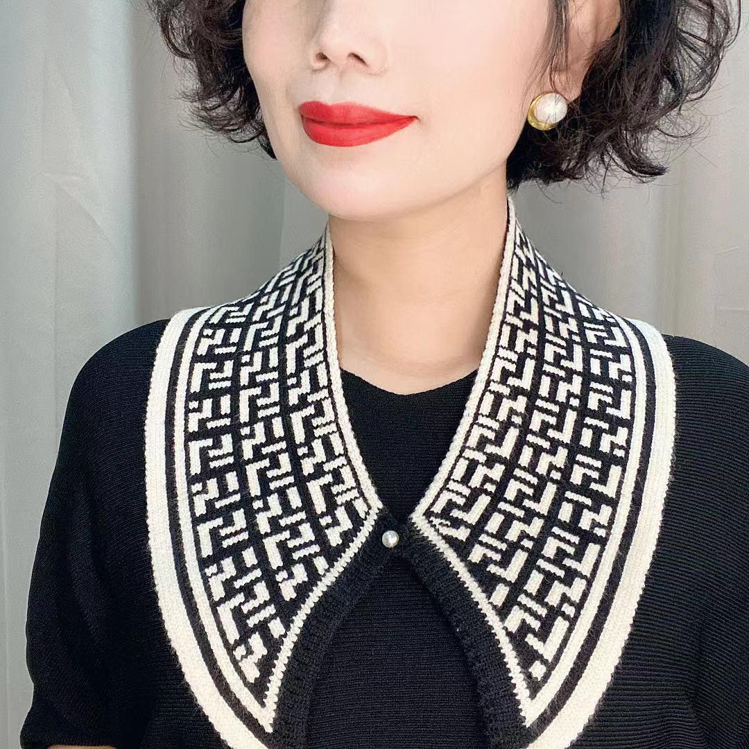 

Женский вязаный жилет с декоративным фальшивым воротником, жемчужная пряжка, вязаный фальшивый воротник, модный и иностранный стиль