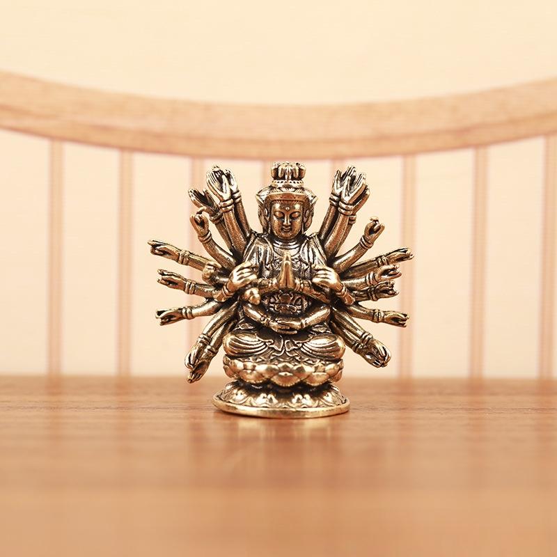 1 ks Avalokitešvara Guanyin oltářní soška Retro mosazná Tisíceruká Bódhisattva Buddha soška Domácí chrámová dekorace Buddhistický dárek