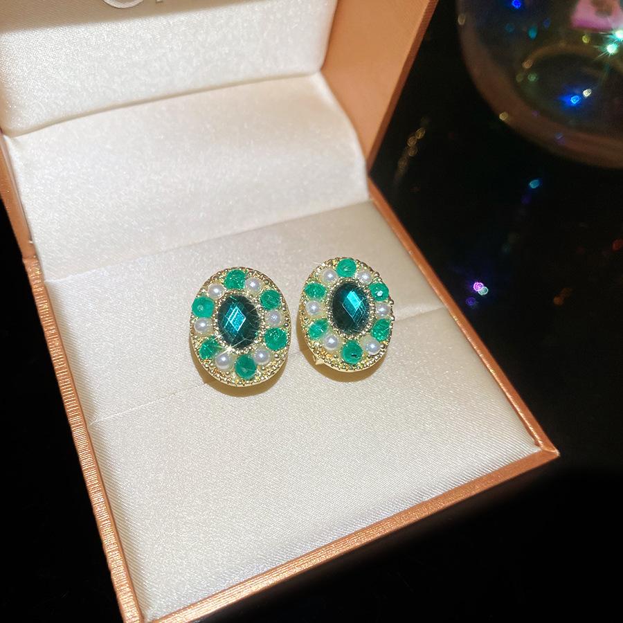 Emerald diamond leaf fringed earrings light luxury stud earrings women's European and American earrings