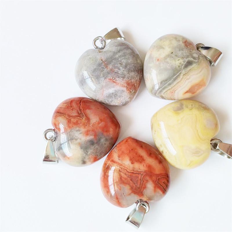 Korejský náhrdelník s přívěskem ve tvaru srdce z přírodního krystalu o velikosti 20 mm - dárek k Valentýnu