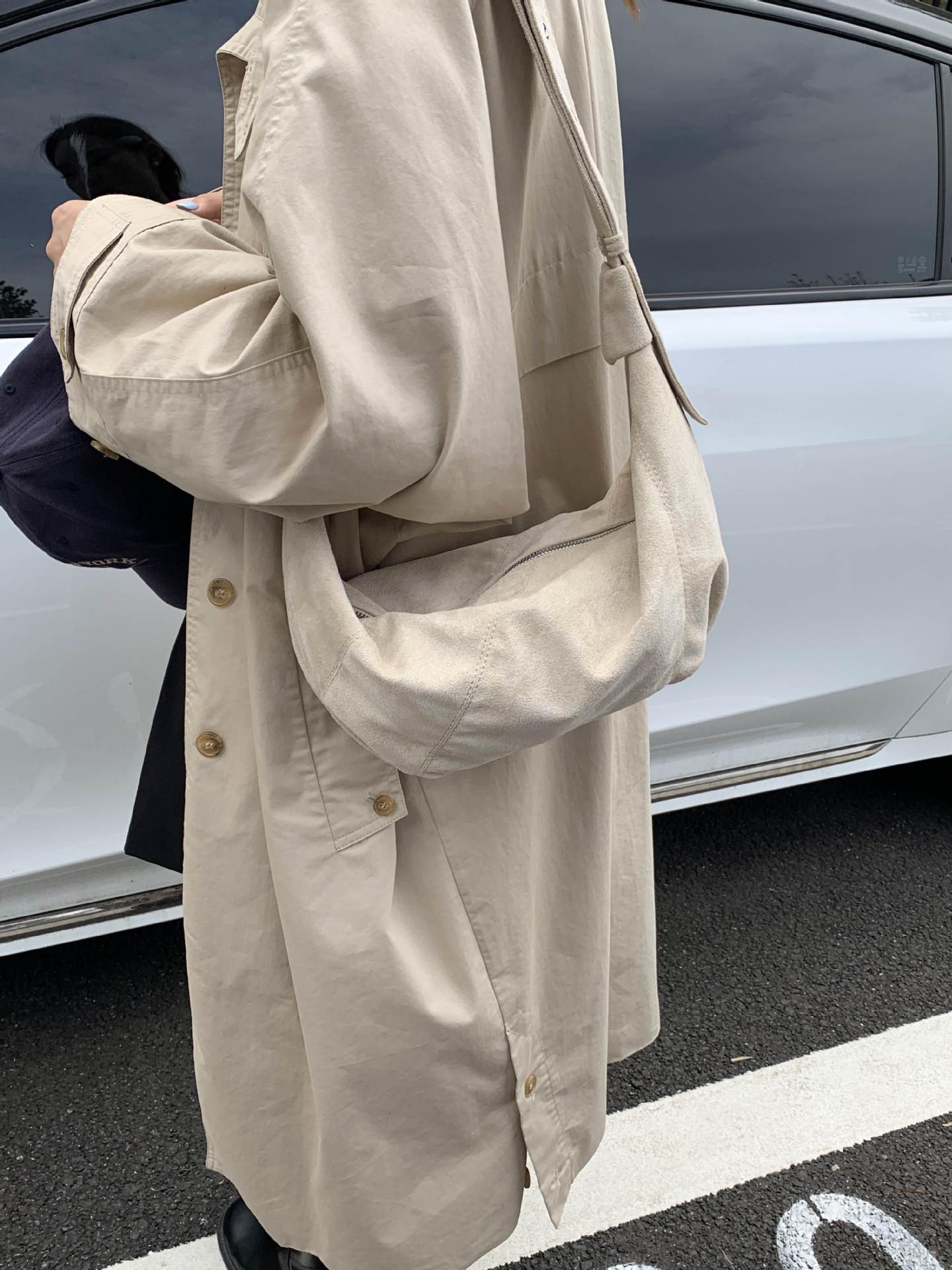 

Suede Women s Dumpling Bag - Trendy Large Capacity Shoulder Bag, Autumn/Winter 2025 Collection, Niche Design білий