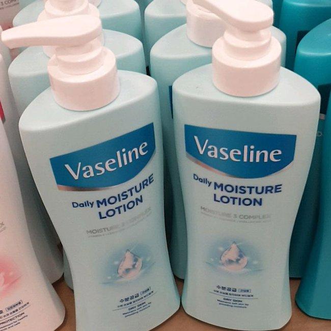 Vaseline Daily Moisture Body Lotion 450ml x 2 Packs One thing