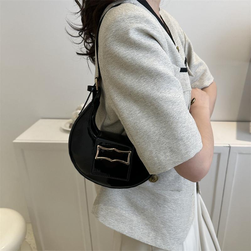 Trendy Chic Pu Shoulder Bag For Women In Bold Colors Fashionable And Stylish