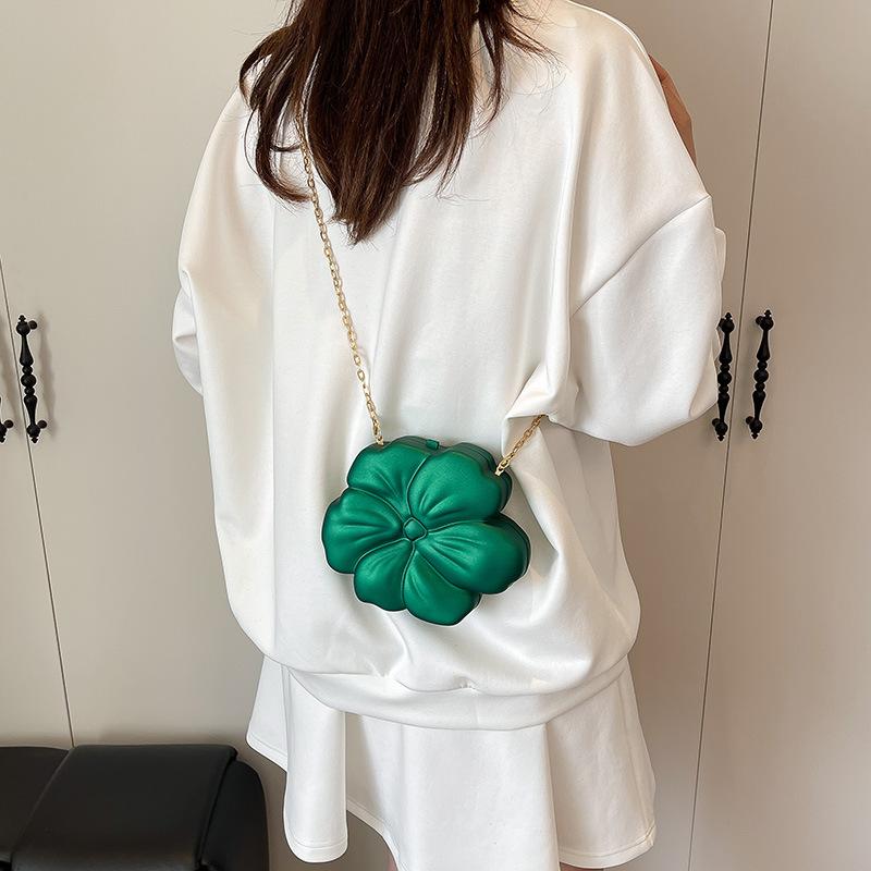 Personalized acrylic mini flower bag female 2025 new European and American sweet and cool style Spice Girl chain bag crossbody red envelope