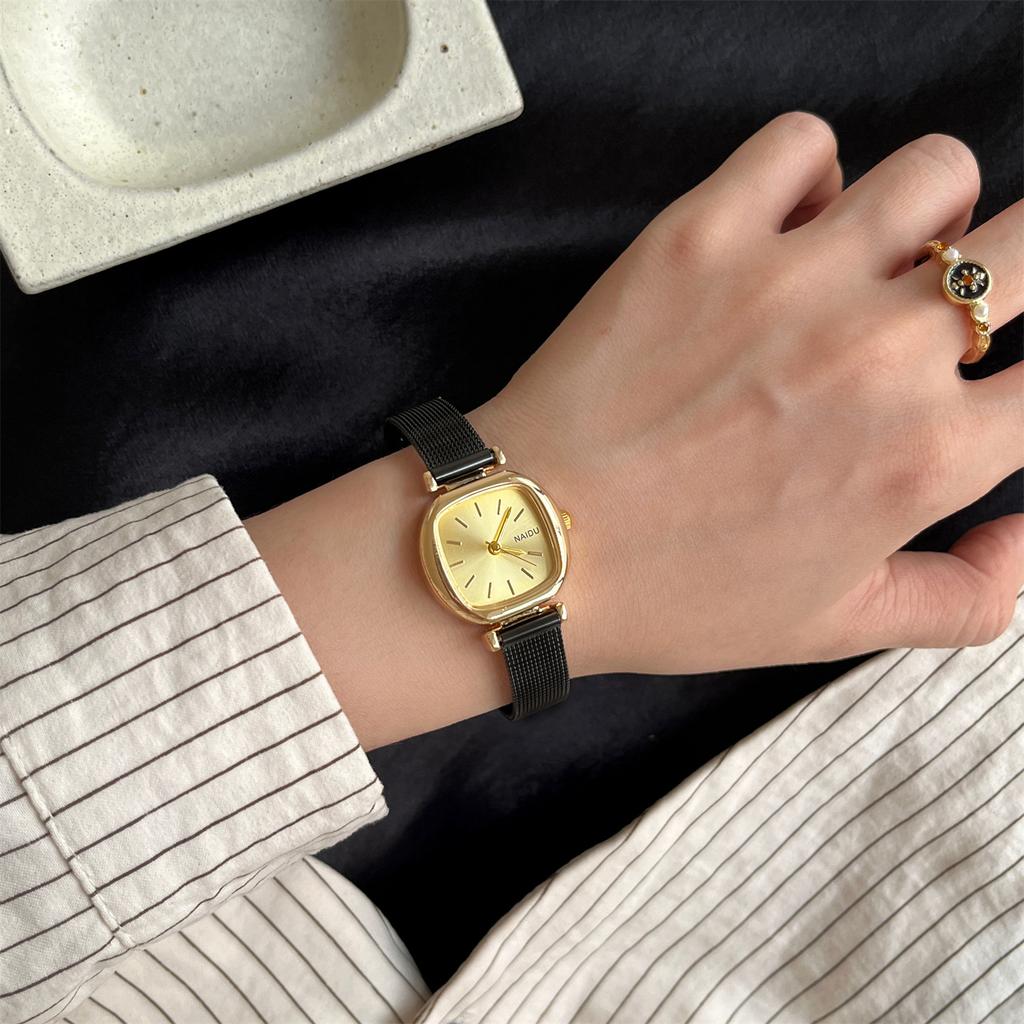 Light Luxury Black Gold Small Sugar Cube Chain Watch Women'S Exquisite Niche Supply High-End Small Dial Quartz Women'S Watch