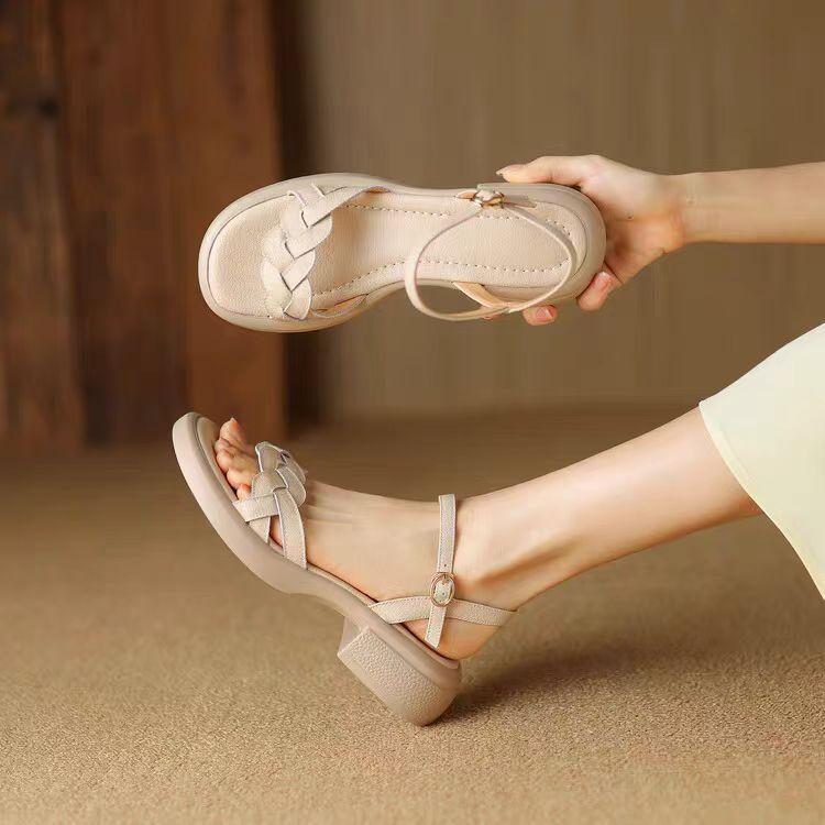 

One-word sandals women 2025 new summer versatile fashion woven soft-soled thick-soled Roman shoes fairy style skirt 35