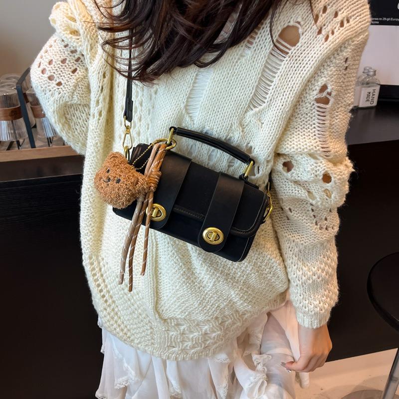 

High-end light luxury fashion casual messenger bag niche summer new shoulder bag чёрный