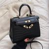 French Niche Texture Hand Bag 2026 New Women's Bag Fashionable Simple Messenger Bag Popular Kelly Bag