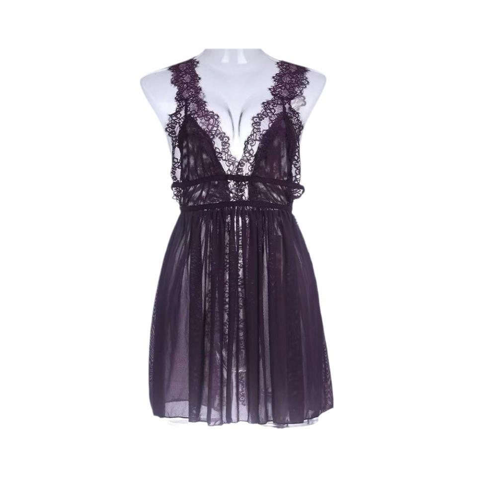 Svůcná dámská noční košilka z krajky a síťoviny s hlubokým výstřihem do V