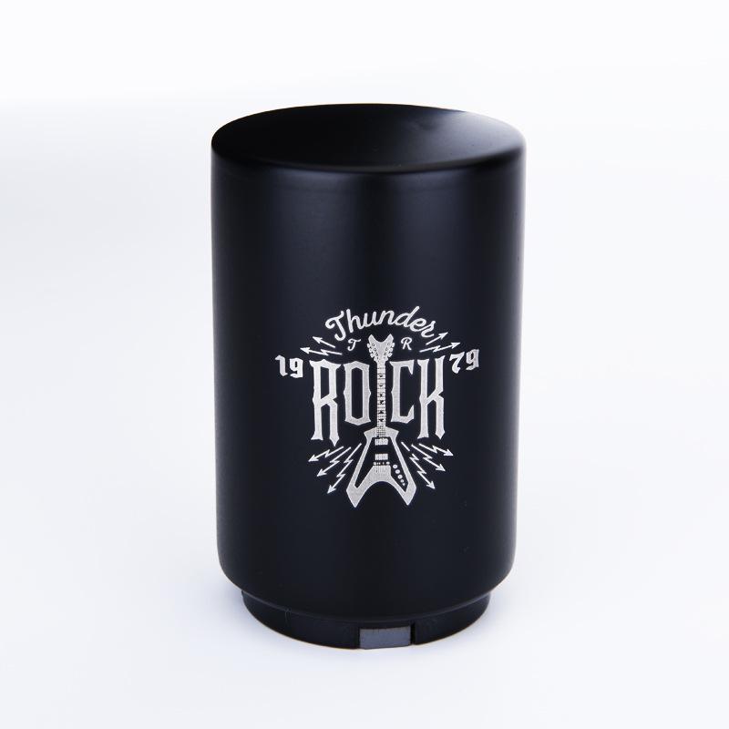 Multifunktionaler Bierflaschenöffner aus Edelstahl mit Druckmechanismus