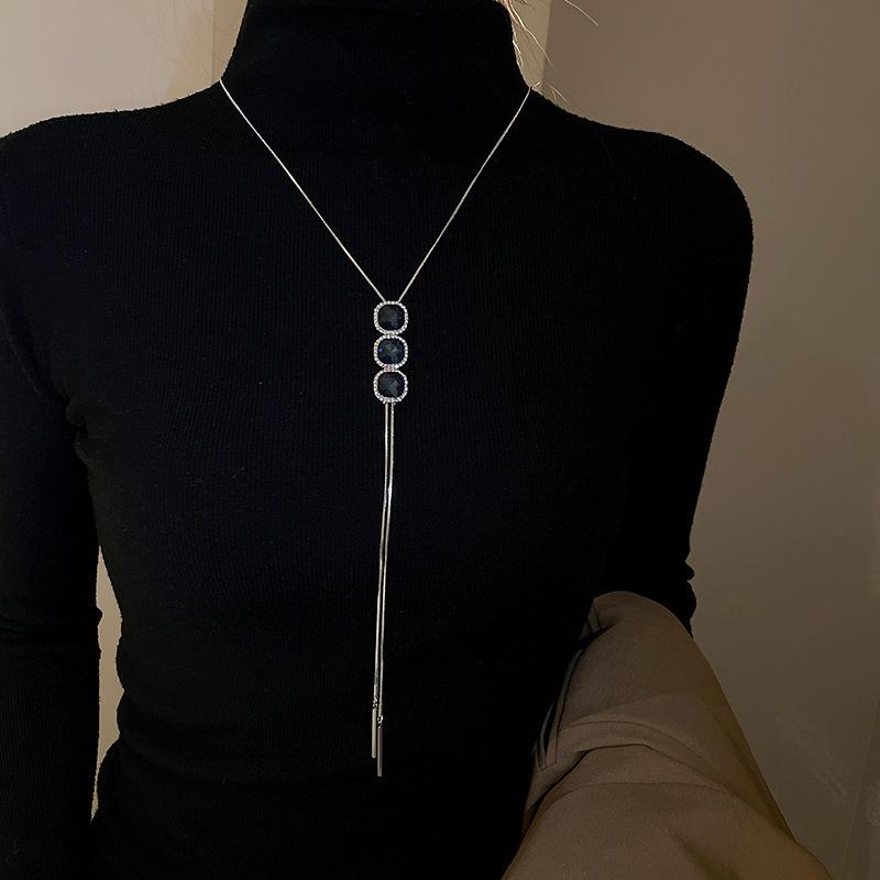 Simple butterfly adjustable necklace niche versatile light luxury sweater chain women's high-end fashion temperament jewelry