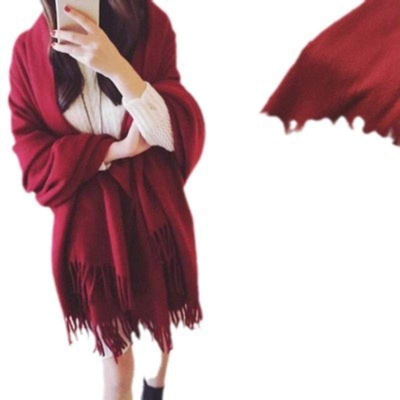 Travel photo style, Zhang Xinyuan retro Chinese red versatile imitation cashmere scarf shawl