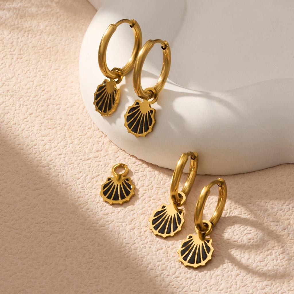 European Stainless Steel Shell Pendant Earrings: 18K Gold-Plated Fashionable High-End Ear Cuffs