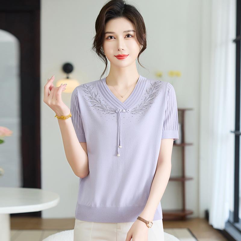 Mom's Chic Summer Knit Top with Frog Buttons - Youthful Short-Sleeved T-Shirt for Middle-Aged and Elderly Women