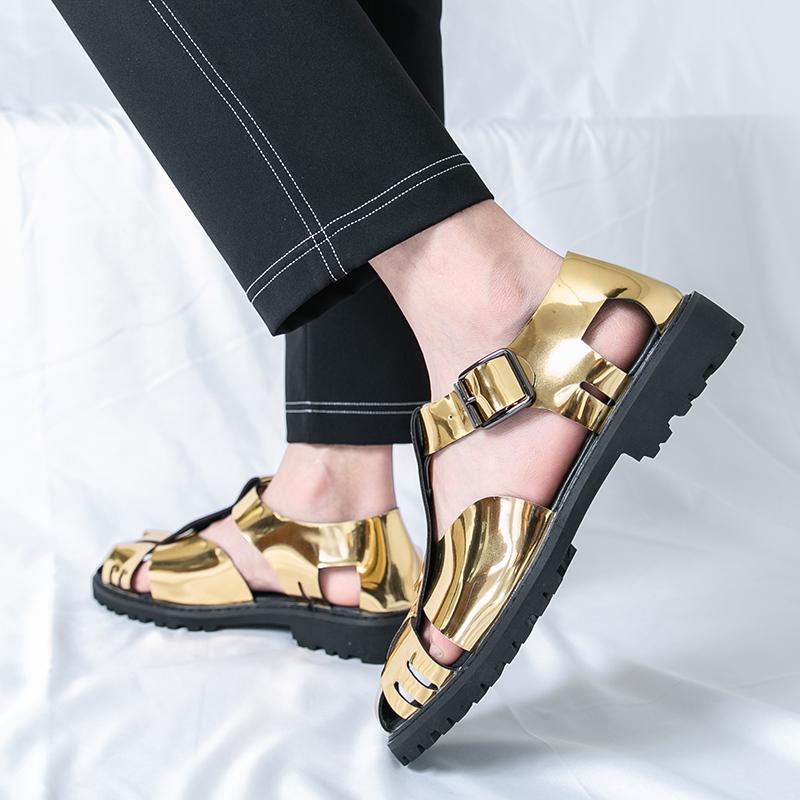 Novos Gladiadores Masculinos de Verão Fivela Dourada Plataforma Sapatos Casuais Sandálias de Praia Respiráveis Chinelos para Exterior Tamanho Grande