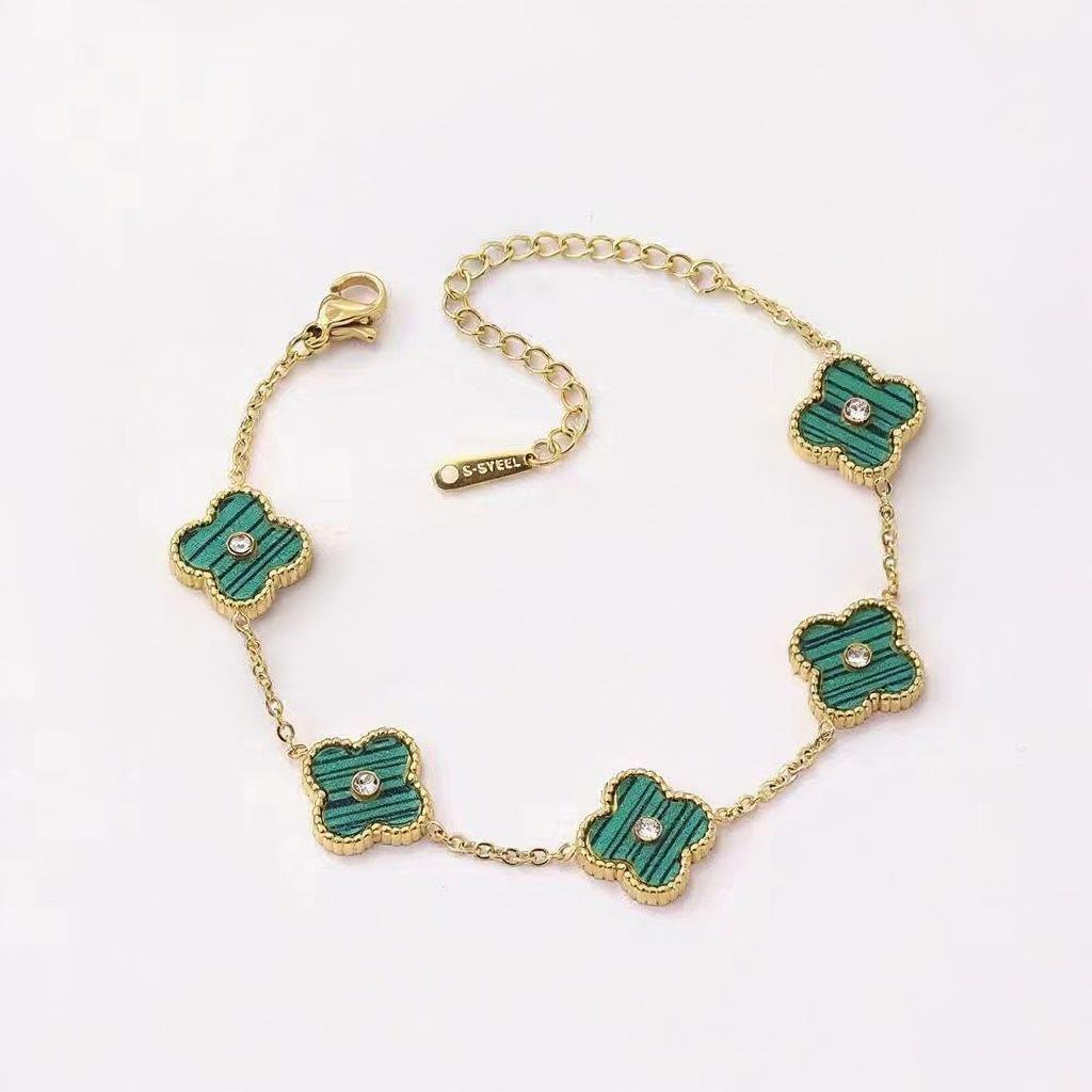 High-End Titanium Steel Four-Leaf Clover Bracelet - Fashionable, Fade-Resistant Floral Design