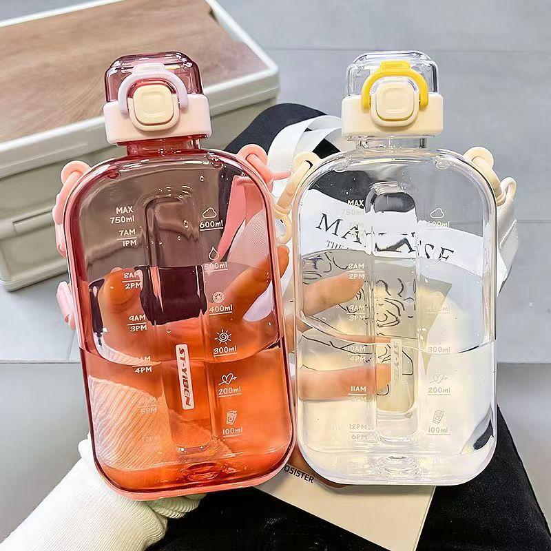 750ml Fashion Plastic Water Bottle With Strap Eco-Friendly Portable Creative Durable Outdoor Sport Drinking Bottle