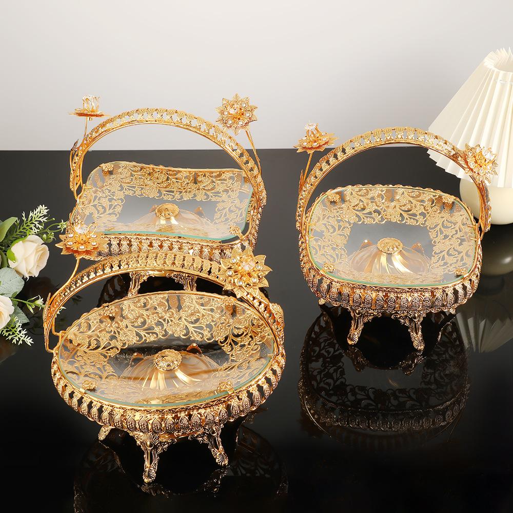 Exquisite metal fruit basket light luxury retro oval fruit basket European living room coffee table fruit basket decorative