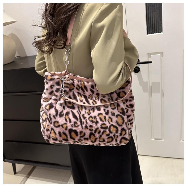 Leopard Print Plush Faux Fur Tote Bag Trendy Chain Strap Shoulder Handbag Casual Chic Design for Women