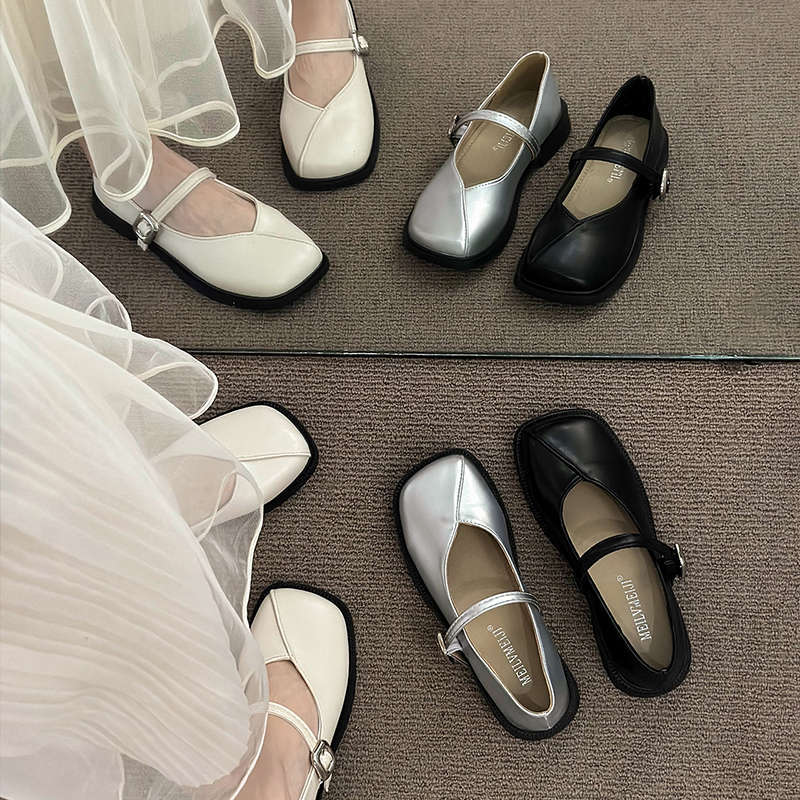 Black single shoes  new French flat Mary Jane  shoes temperament shallow beanie shoes gentle small leather shoes