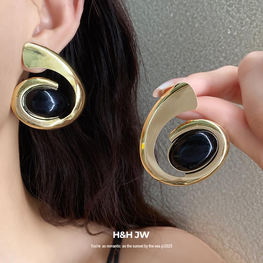 Steel Needle Geometric Spiral Stud Earrings New European and American Niche Design Earrings Light Luxury High Sense Personalized Earrings Women
