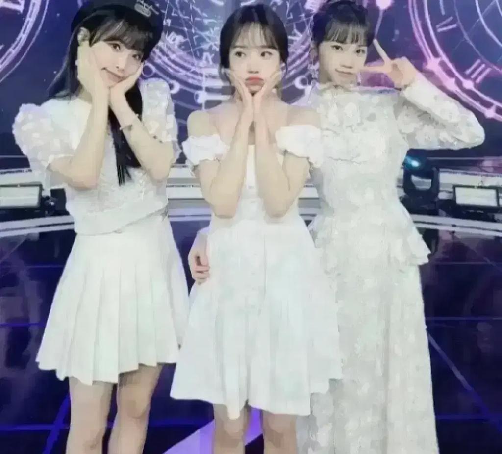 Le Seraphim Aizu Wan Kim Chaewon signiertes Polaroid Gebraucht