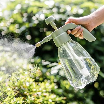 Gießkanne Pflanzenzerstäuber, 1,5 l Handpumpensprüher Gartenplastiksprüher für Sukkulenten Bonsai Gartenblumen Pflanzen Ausguss