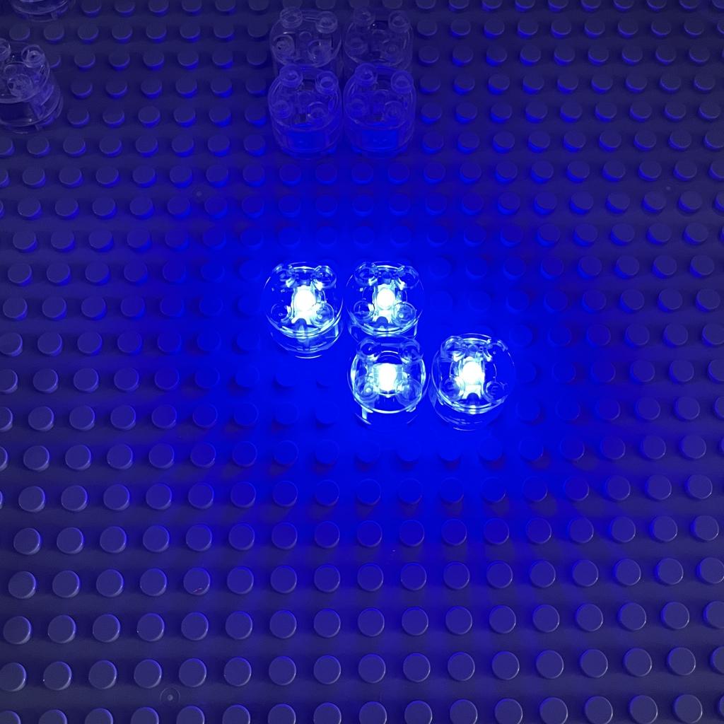 Nuovi 1/2/5 Pezzi Moc 8 Colori 2X2 Punti Luce LED Con Batteria Accessori Mattoncini Classici Educativi Blocchi da Costruzione Luminescenti Bambini