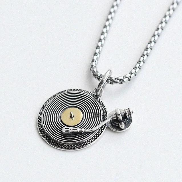 Hip Hop Vinyl Record Player Pendant Necklace, Trendy Couple Style, Personalized Versatile Sweatshirt Chain