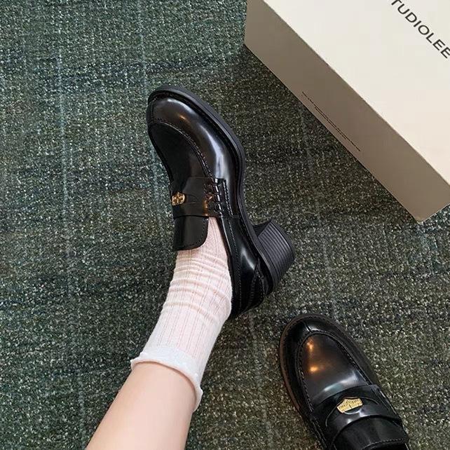 

Кожаный Британский Стиль Маленькие Золотые Монеты Толстый Каблук Платформа Женские Туфли на Высоком Каблуке Одинарные Туфли Маленькие Кожаные Туфли 40 бордовый