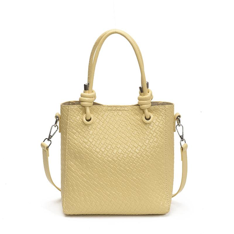 Premium Textured Small Bag Women's 2025 New Summer Versatile Messenger Bag Exquisite Super Fire Portable Bucket Bag