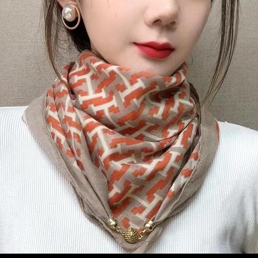 Women's Silk Magnetic Buckle Scarf: Versatile Square Scarf, Cotton Linen Neck Protector, All-Match Triangle Pendant Scarf Necklace.