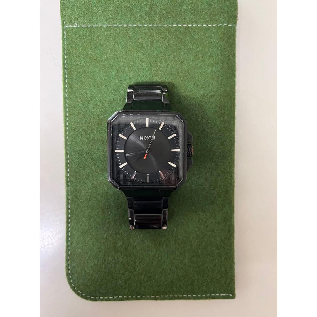 Used NIXON