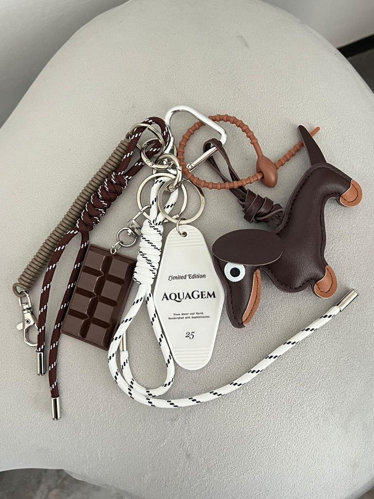 Oryginalny Niszowy Design Brelok do Kluczy Samochodowych w Stylu Jamnika Zawieszka do Torby