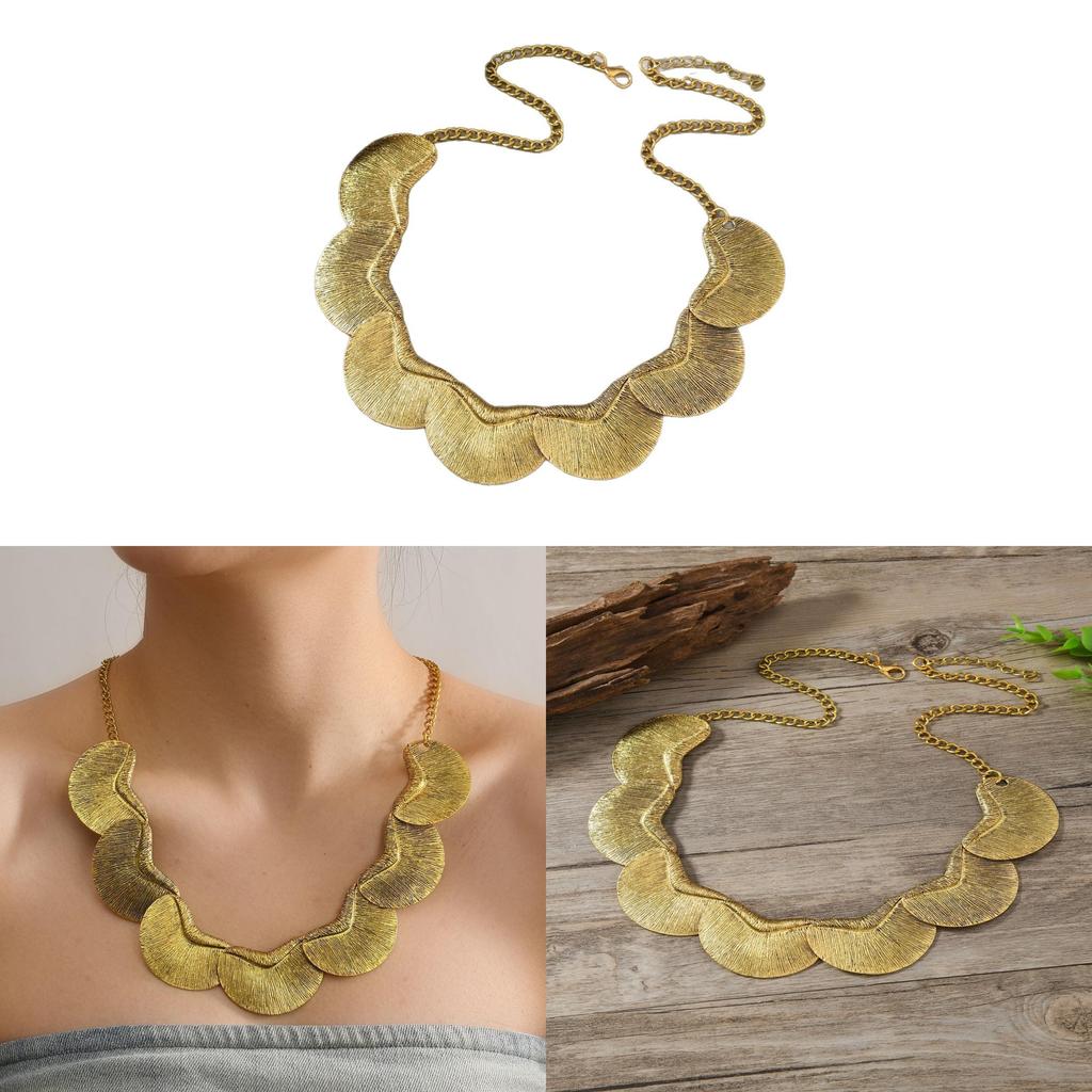 Retro Art Deco Alloy Pendant Necklace With Crescent Shape For Ladies