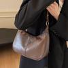 Popular Retro Maillard Simple Solid Color Dumpling Bag Casual Niche Commuting Versatile Soft Leather Messenger Bag