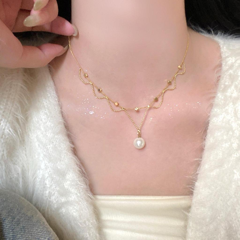 Elegant Pearl Necklace: Trendy, High-End Titanium Steel Clavicle Chain for Women