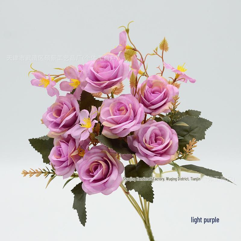 

7-Head Angled Rose Handle: Retro Silk Rose Bouquet for Weddings, Table Decor, or Window Arrangements светло-фиолетовый