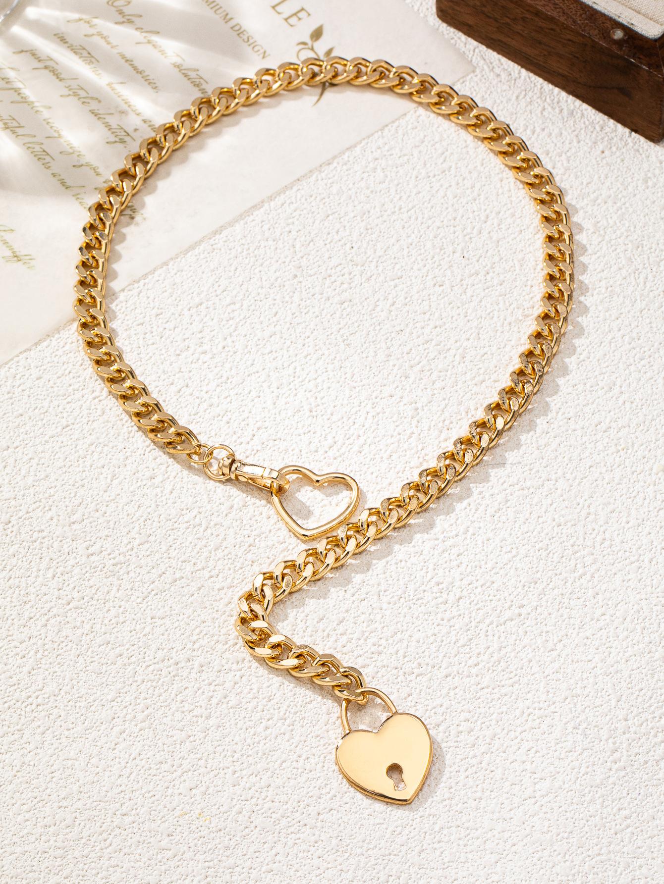 New hollow love pendant, long necklace design, simple and exquisite personalized neck chain