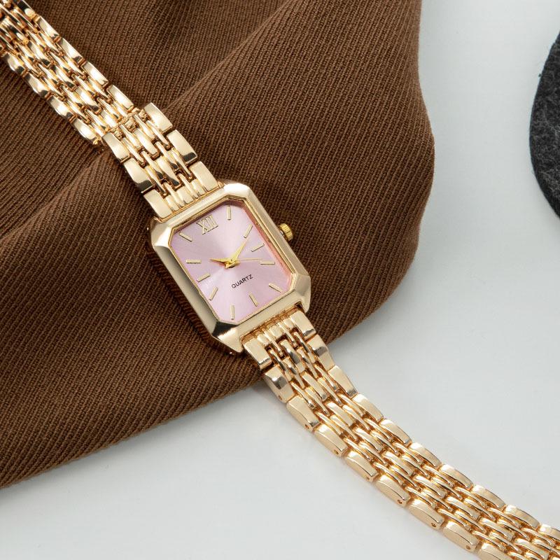 

Элегантные женские кварцевые часы с квадратным циферблатом и стальным браслетом