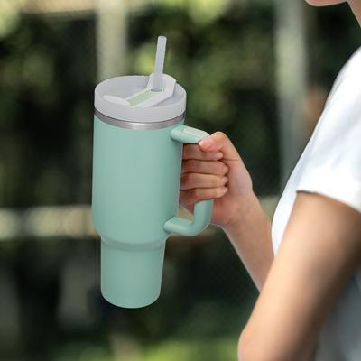 Auswechselbarer Trinkbecher-Klappdeckel mit Strohhalm, auslaufsicher, wiederverwendbarer Strohhalmverschluss, spritzwassergeschützt, staubdicht, Trinkbecherdeckel für Stanley-40oz-Becher