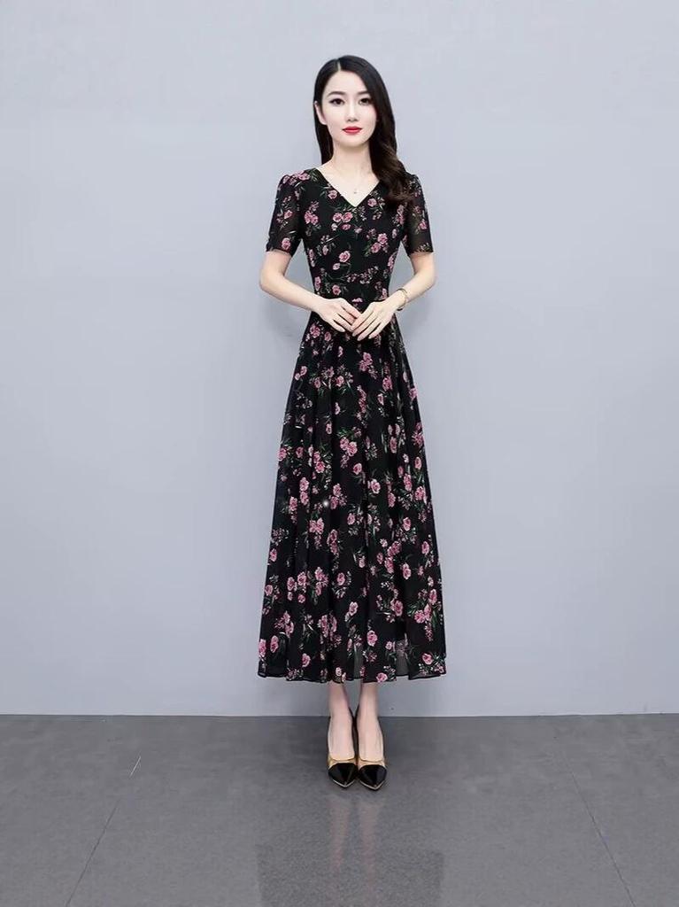 Elegant Summer Floral Print Dress: Knee-Length, Loose Fit, Slimming Waist, Short-Sleeved, Large Hem.