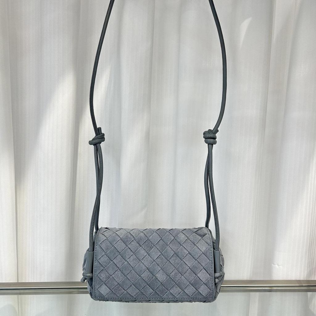 Sac bandoulière carré rétro en cuir de vachette dépoli avec bandoulière réglable